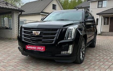 Cadillac Escalade IV, 2019 год, 6 200 000 рублей, 3 фотография
