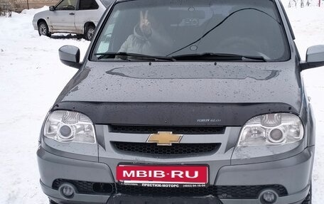 Chevrolet Niva I рестайлинг, 2017 год, 850 000 рублей, 2 фотография