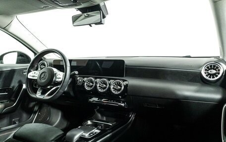 Mercedes-Benz A-Класс, 2018 год, 2 399 898 рублей, 9 фотография
