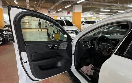 Volvo V60 Cross Country II, 2021 год, 3 559 810 рублей, 6 фотография