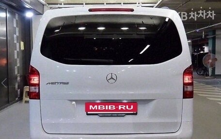 Mercedes-Benz V-Класс, 2020 год, 4 590 000 рублей, 4 фотография