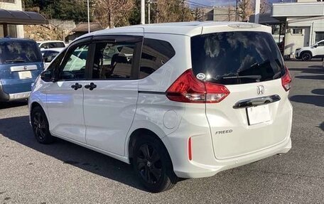 Honda Freed II, 2022 год, 1 237 000 рублей, 3 фотография