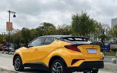 Toyota C-HR I рестайлинг, 2022 год, 1 499 000 рублей, 6 фотография