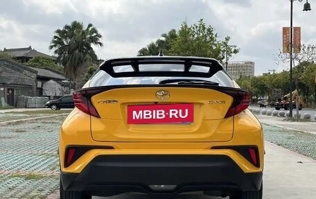 Toyota C-HR I рестайлинг, 2022 год, 1 499 000 рублей, 5 фотография