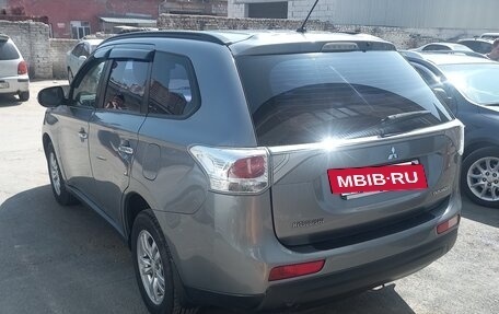 Mitsubishi Outlander III рестайлинг 3, 2012 год, 1 400 000 рублей, 3 фотография