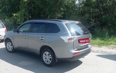 Mitsubishi Outlander III рестайлинг 3, 2012 год, 1 400 000 рублей, 4 фотография