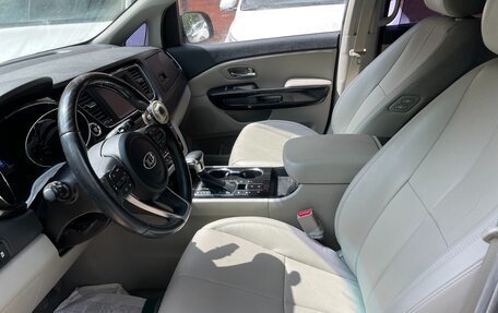 KIA Carnival III, 2019 год, 2 900 000 рублей, 3 фотография