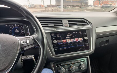 Volkswagen Tiguan II, 2019 год, 1 880 000 рублей, 6 фотография