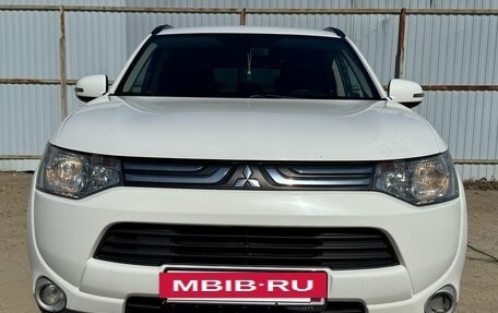Mitsubishi Outlander III рестайлинг 3, 2012 год, 1 300 000 рублей, 2 фотография