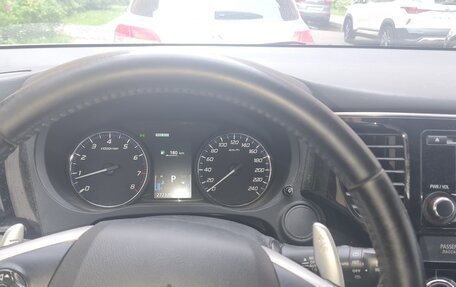 Mitsubishi Outlander III рестайлинг 3, 2012 год, 990 000 рублей, 3 фотография