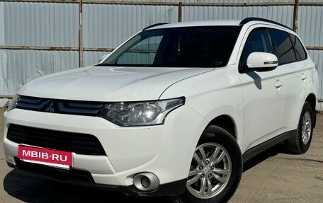 Mitsubishi Outlander III рестайлинг 3, 2012 год, 1 300 000 рублей, 5 фотография