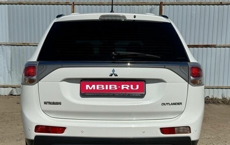 Mitsubishi Outlander III рестайлинг 3, 2012 год, 1 300 000 рублей, 8 фотография