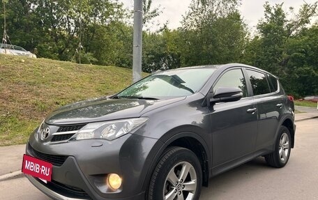 Toyota RAV4, 2015 год, 1 760 000 рублей, 4 фотография