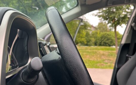 Toyota RAV4, 2015 год, 1 760 000 рублей, 10 фотография