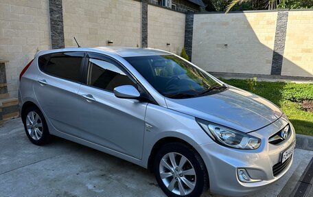 Hyundai Solaris II рестайлинг, 2012 год, 990 000 рублей, 4 фотография
