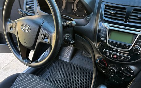 Hyundai Solaris II рестайлинг, 2012 год, 990 000 рублей, 12 фотография