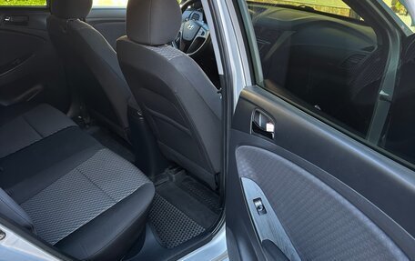 Hyundai Solaris II рестайлинг, 2012 год, 990 000 рублей, 16 фотография