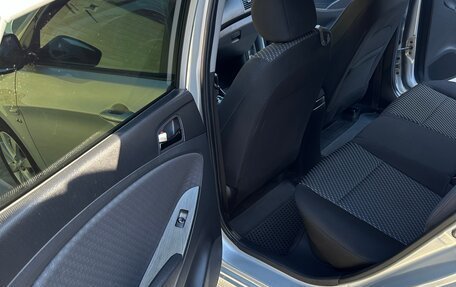Hyundai Solaris II рестайлинг, 2012 год, 990 000 рублей, 17 фотография