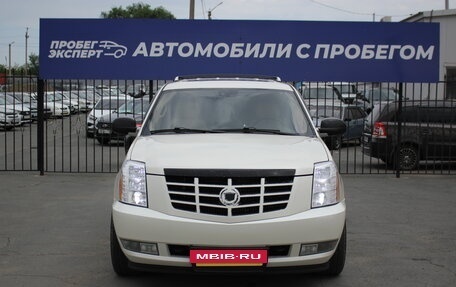 Cadillac Escalade III, 2010 год, 2 080 000 рублей, 2 фотография
