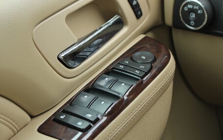 Cadillac Escalade III, 2010 год, 2 080 000 рублей, 10 фотография