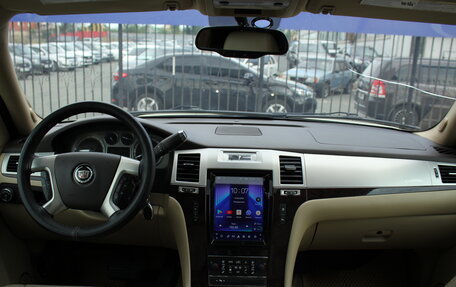 Cadillac Escalade III, 2010 год, 2 080 000 рублей, 6 фотография