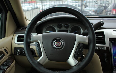 Cadillac Escalade III, 2010 год, 2 080 000 рублей, 14 фотография