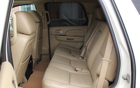 Cadillac Escalade III, 2010 год, 2 080 000 рублей, 21 фотография
