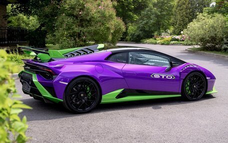 Lamborghini Huracán, 2022 год, 37 000 000 рублей, 3 фотография