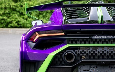 Lamborghini Huracán, 2022 год, 37 000 000 рублей, 6 фотография