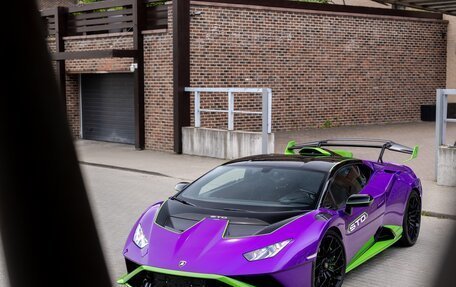 Lamborghini Huracán, 2022 год, 37 000 000 рублей, 11 фотография