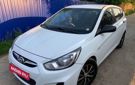 Hyundai Solaris II рестайлинг, 2012 год, 750 000 рублей, 6 фотография