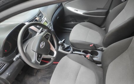 Hyundai Solaris II рестайлинг, 2014 год, 800 000 рублей, 14 фотография