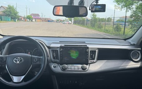 Toyota RAV4, 2018 год, 3 100 000 рублей, 10 фотография
