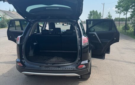 Toyota RAV4, 2018 год, 3 100 000 рублей, 18 фотография