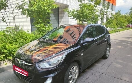 Hyundai Solaris II рестайлинг, 2014 год, 800 000 рублей, 11 фотография