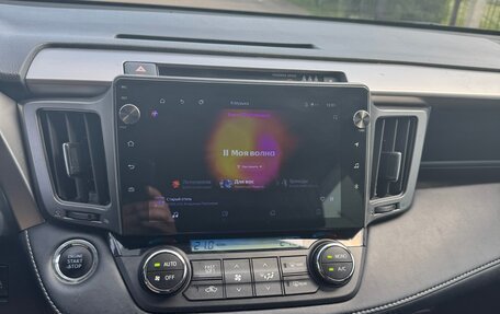 Toyota RAV4, 2018 год, 3 100 000 рублей, 31 фотография