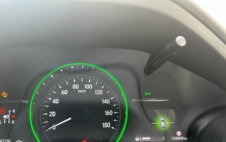 Honda Vezel, 2017 год, 1 650 000 рублей, 13 фотография