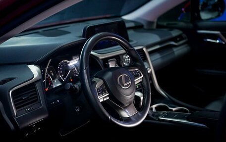 Lexus RX IV рестайлинг, 2021 год, 5 800 000 рублей, 14 фотография