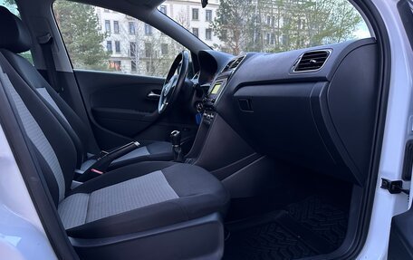 Volkswagen Polo VI (EU Market), 2014 год, 999 999 рублей, 18 фотография
