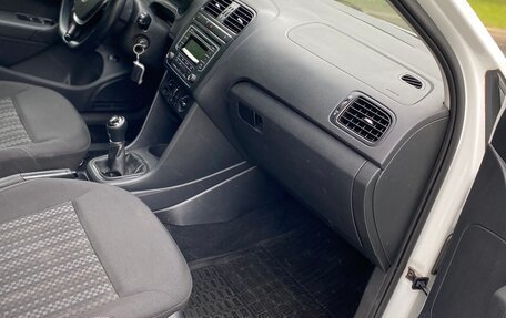 Volkswagen Polo VI (EU Market), 2015 год, 850 000 рублей, 13 фотография