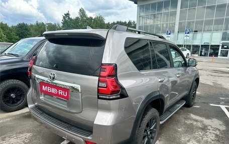 Toyota Land Cruiser Prado 150 рестайлинг 2, 2019 год, 4 999 000 рублей, 3 фотография