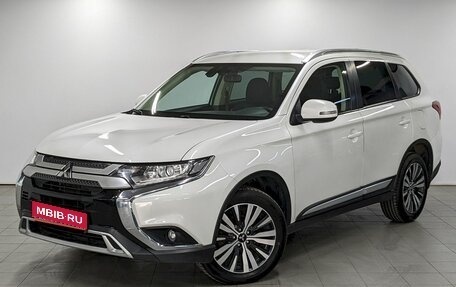 Mitsubishi Outlander III рестайлинг 3, 2018 год, 1 780 000 рублей, 1 фотография