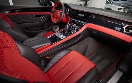 Bentley Continental GT III, 2018 год, 18 900 000 рублей, 19 фотография
