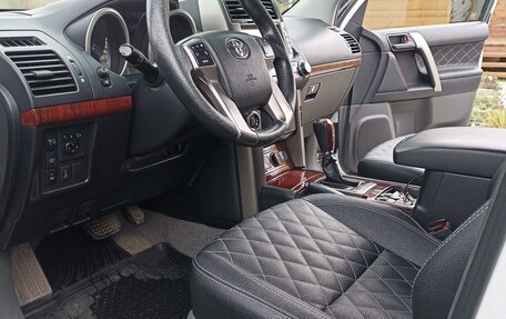 Toyota Land Cruiser Prado 150 рестайлинг 2, 2012 год, 3 300 000 рублей, 9 фотография