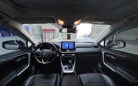 Toyota RAV4, 2022 год, 2 063 000 рублей, 10 фотография