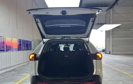 Toyota RAV4, 2022 год, 2 063 000 рублей, 18 фотография