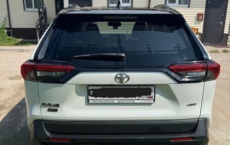 Toyota RAV4, 2022 год, 3 750 000 рублей, 2 фотография