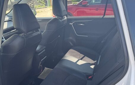 Toyota RAV4, 2022 год, 3 750 000 рублей, 5 фотография