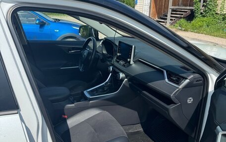 Toyota RAV4, 2022 год, 3 750 000 рублей, 8 фотография