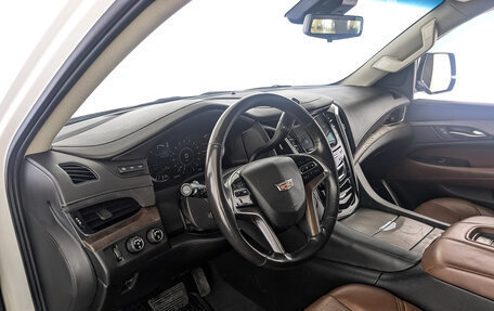 Cadillac Escalade IV, 2018 год, 4 750 000 рублей, 15 фотография
